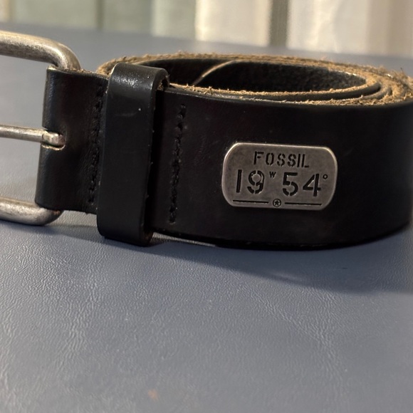 Fossil Black Leather Men's Belt with Silver Buckle Sz 32 SKU 2 - Picture 1 of 6